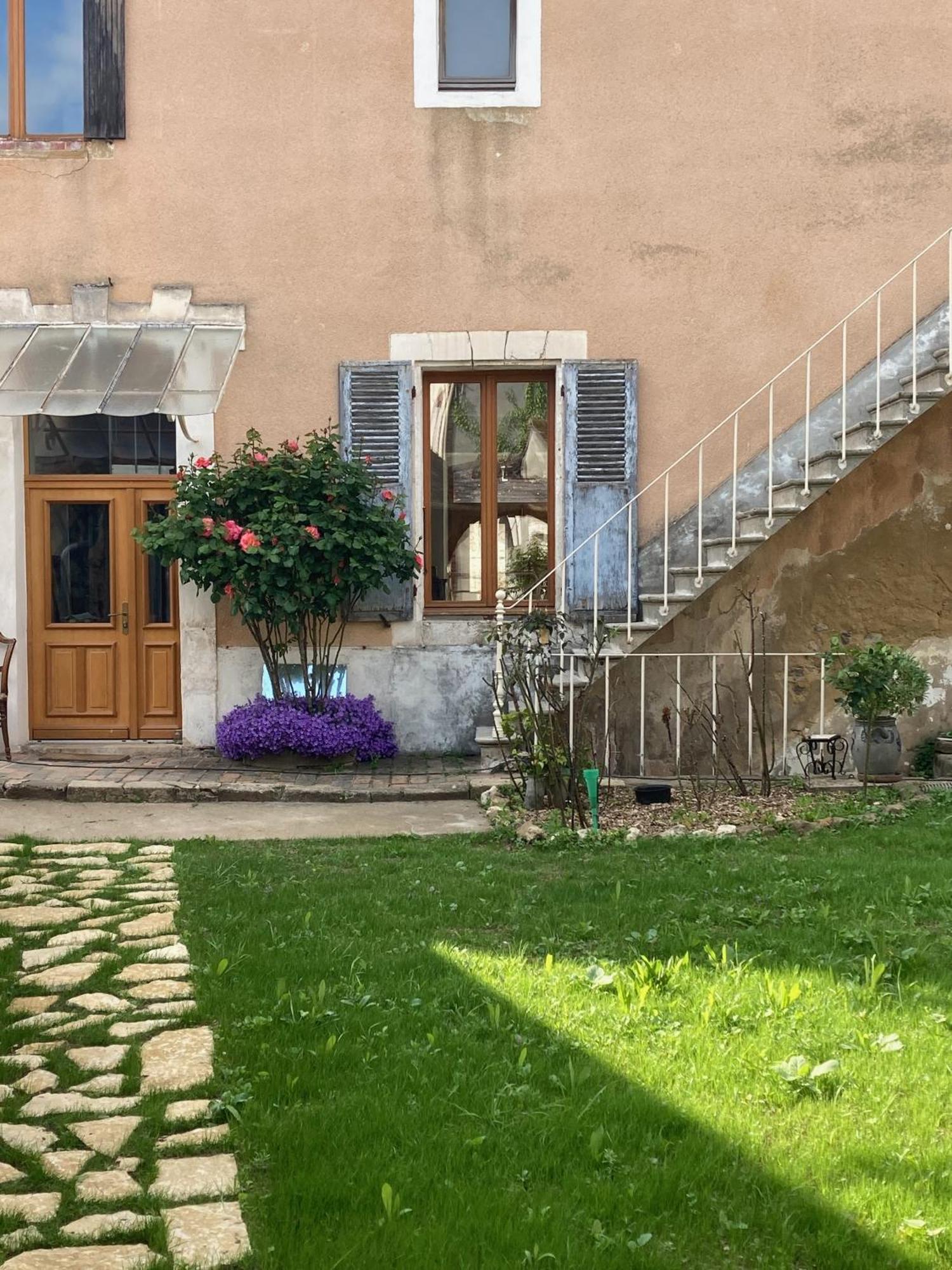 Sur Les Ailes Du Papillon-La Suite Saint-Sauveur-en-Puisaye Exterior foto